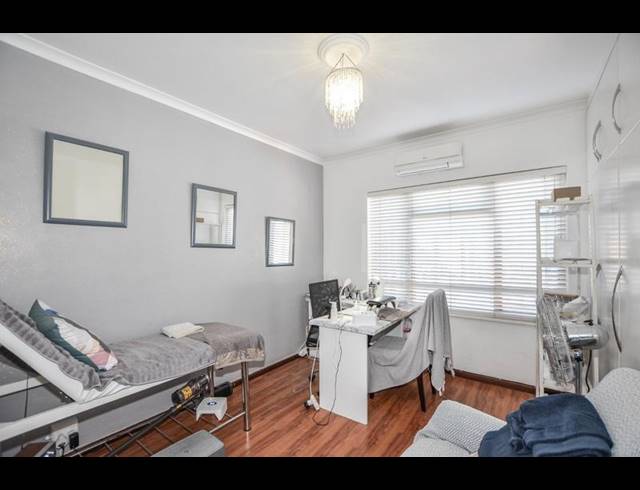 6 BEDROOM HOUSE FOR SALE IN DE TIJGER